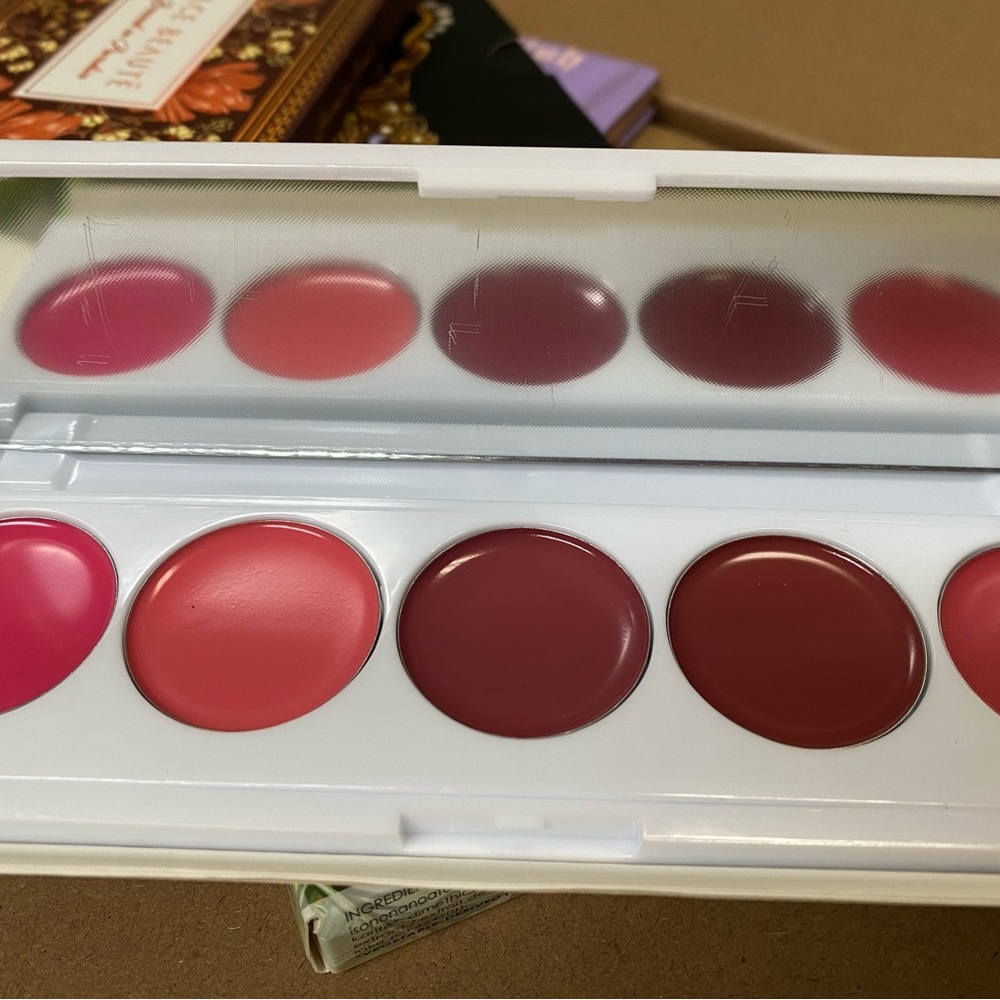 Makeup Pallets - Picture 4 of 5